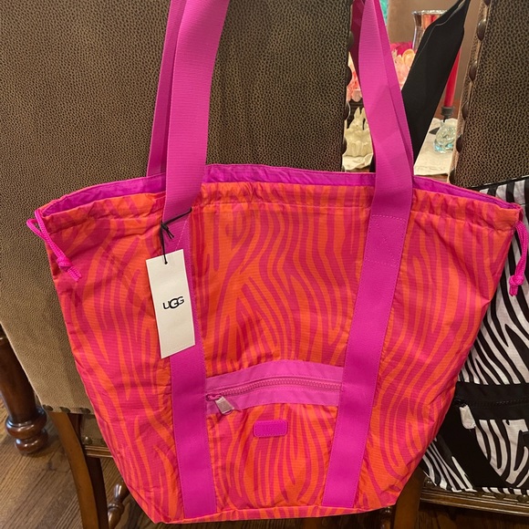 UGG NWT Frannie Cinch Totes - Picture 2 of 9